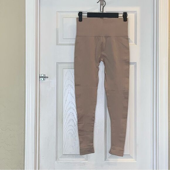 Set Active Sculpt Flex Seamless High Rise Leggings Ribbed Beige Cream Size S/M - Picture 2 of 8